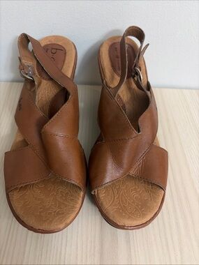 Comfortable Brown Leather Slingback Sandals - Brand: b.o.c.size 8